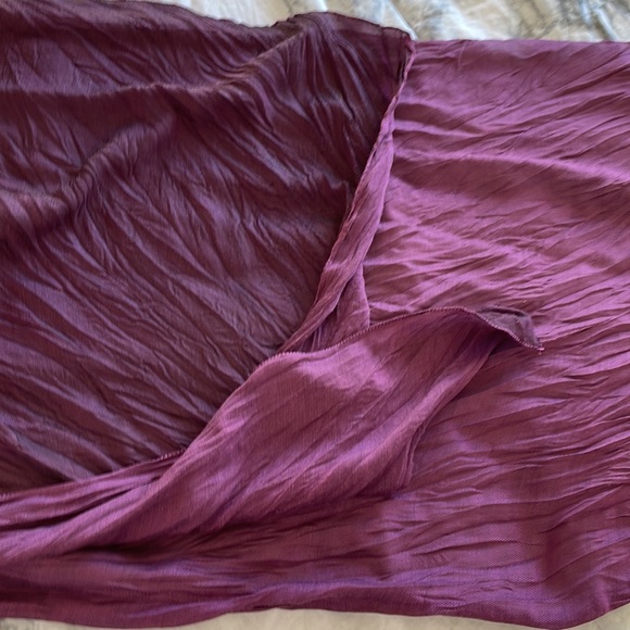 Purple crinkly scarf - Picture 8 of 9